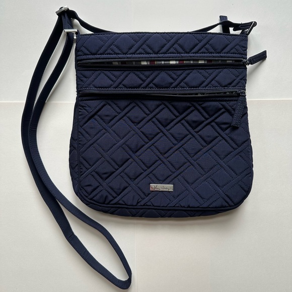 Vera Bradley Handbags - Vera Bradley Crossbody Bag